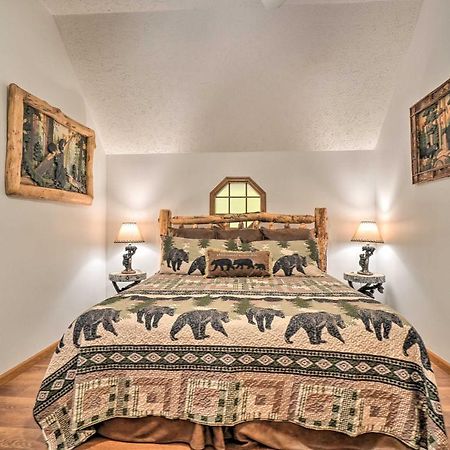 Picturesque Pigeon Forge Cabin with Mtn Views! Extérieur photo