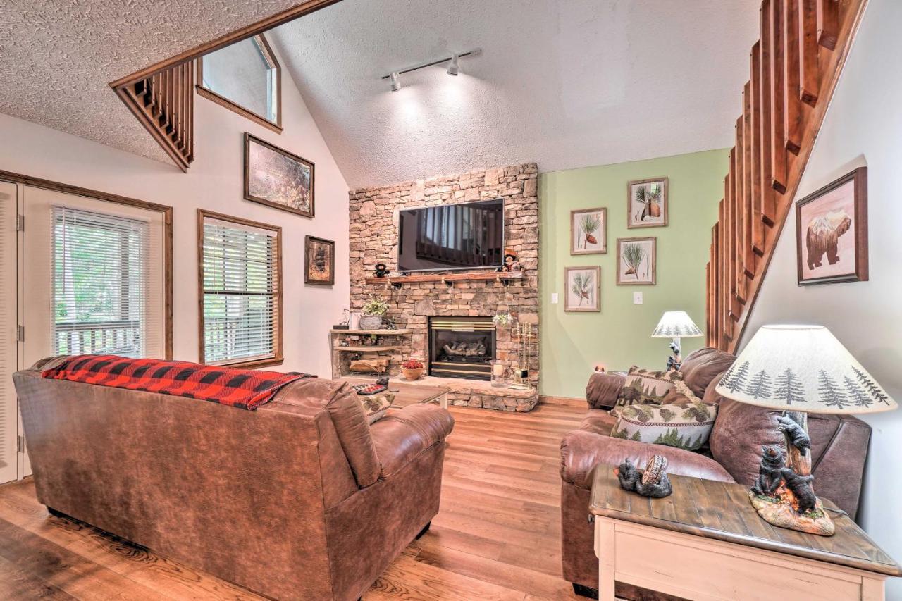 Picturesque Pigeon Forge Cabin with Mtn Views! Extérieur photo