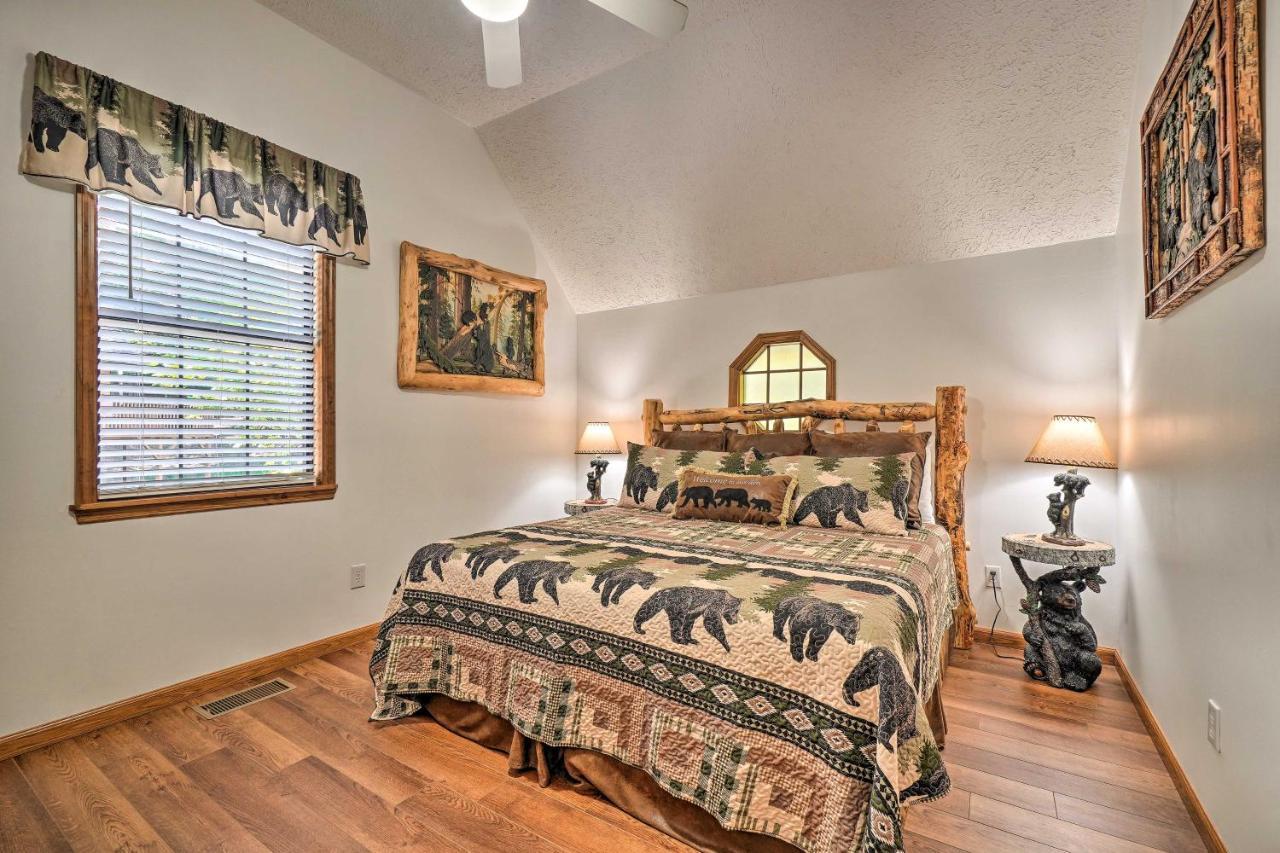 Picturesque Pigeon Forge Cabin with Mtn Views! Extérieur photo