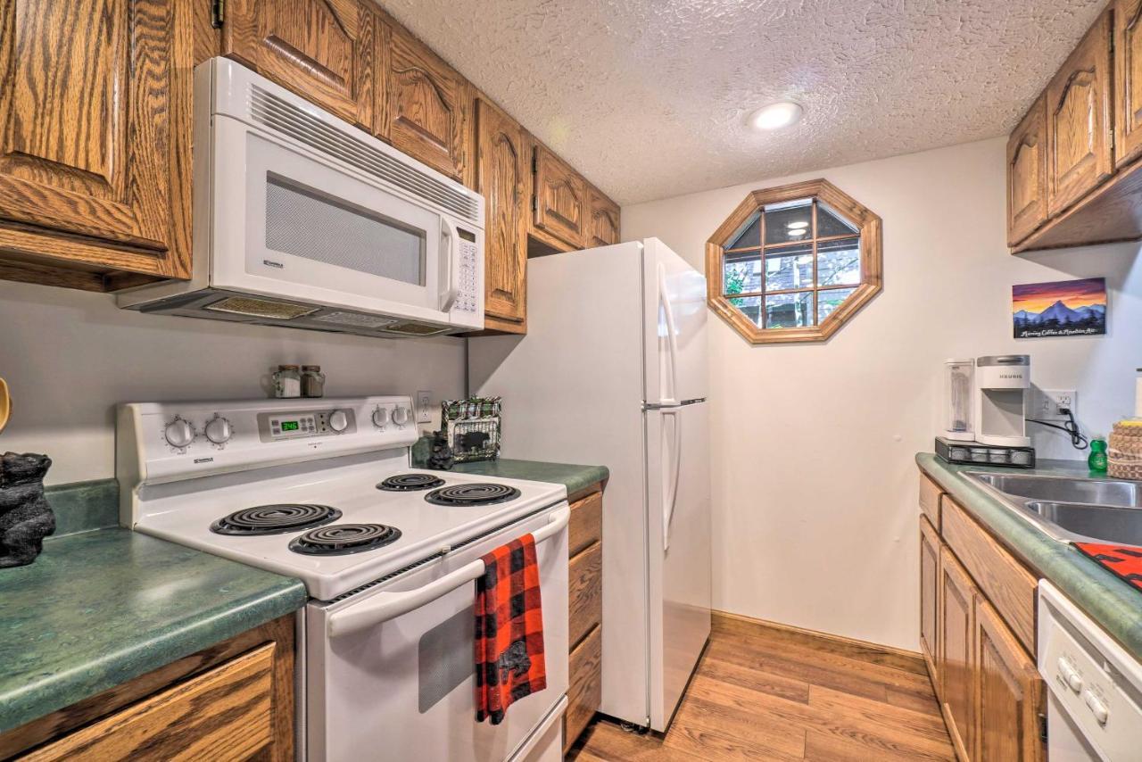 Picturesque Pigeon Forge Cabin with Mtn Views! Extérieur photo