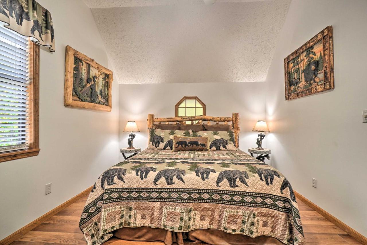 Picturesque Pigeon Forge Cabin with Mtn Views! Extérieur photo